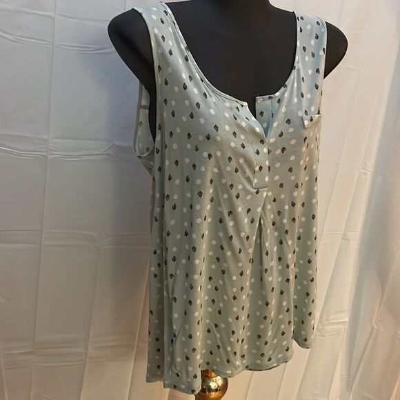 Medium Ann Taylor Loft sleeveless v neck slightl flared hem polka dot/leaf shirt - Picture 5 of 14